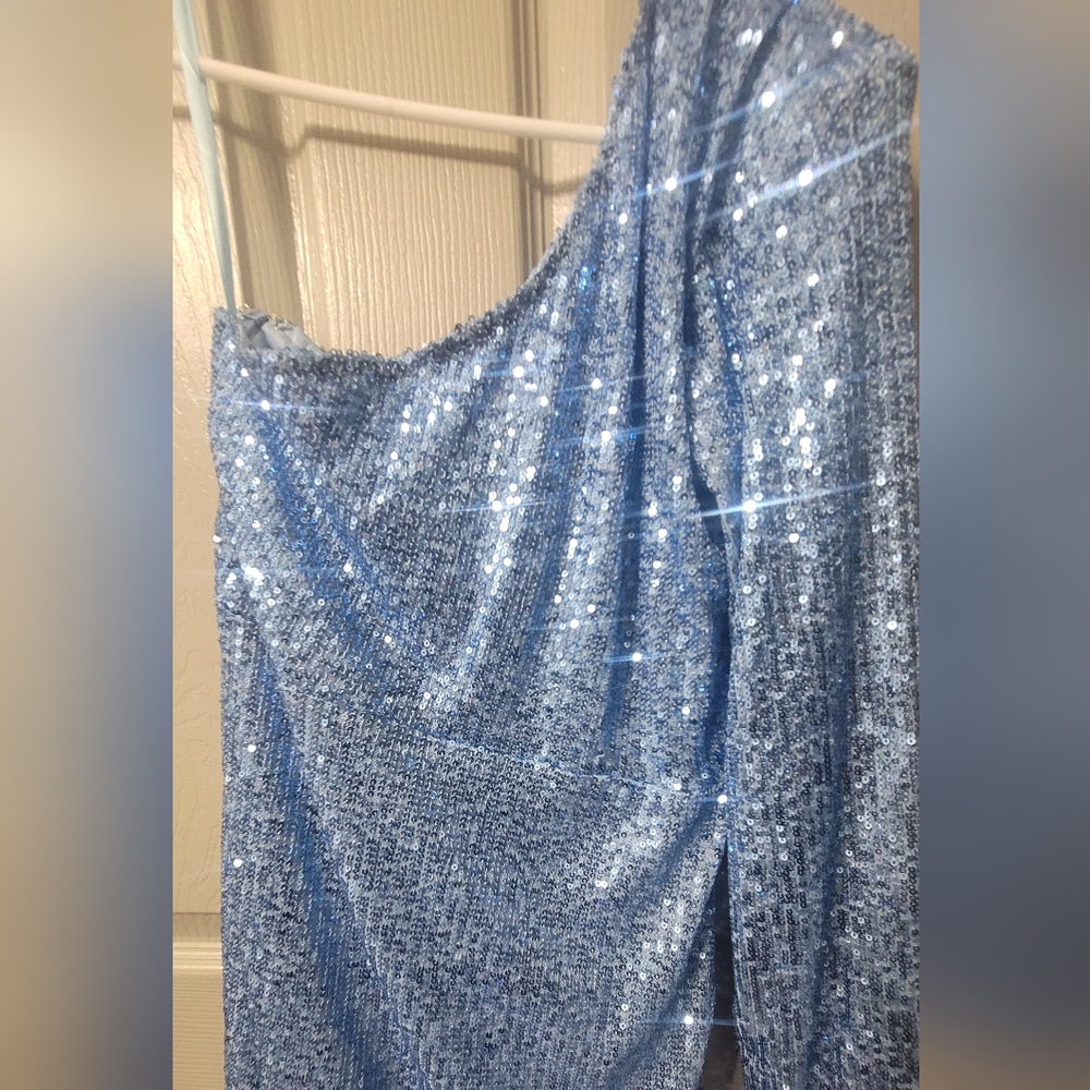 Fashion Nova Dress Large sequin one shoulder strechable in blue sky color. - Picture 5 of 16